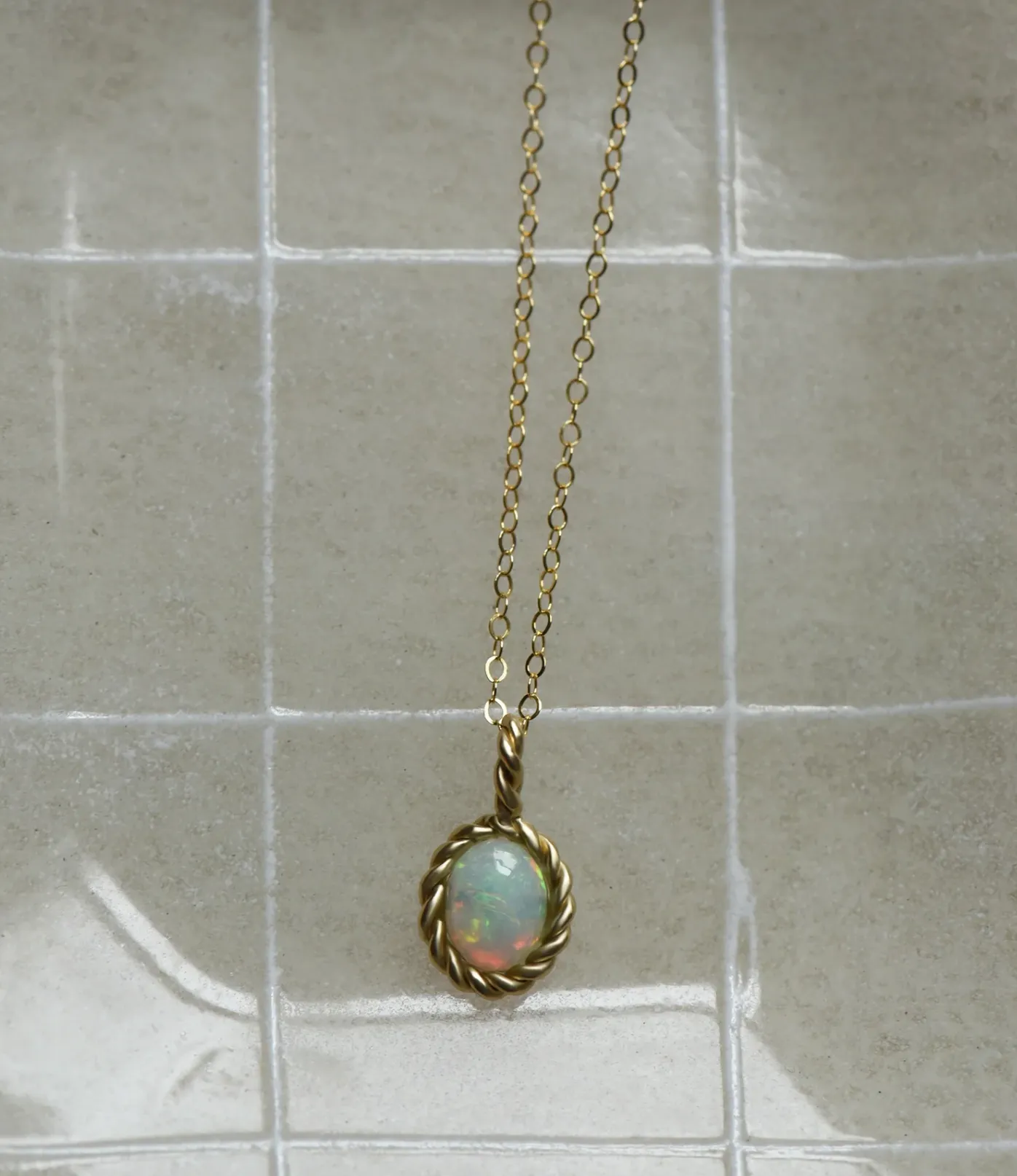 8.6.4 :: Opal Pendant Necklace Brass NL-O-03