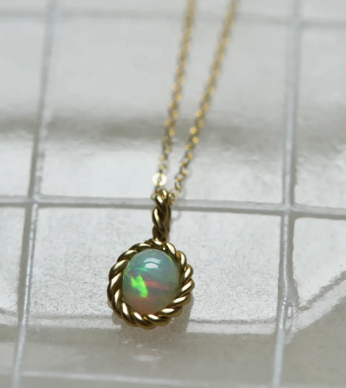 8.6.4 :: Opal Pendant Necklace Brass NL-O-03