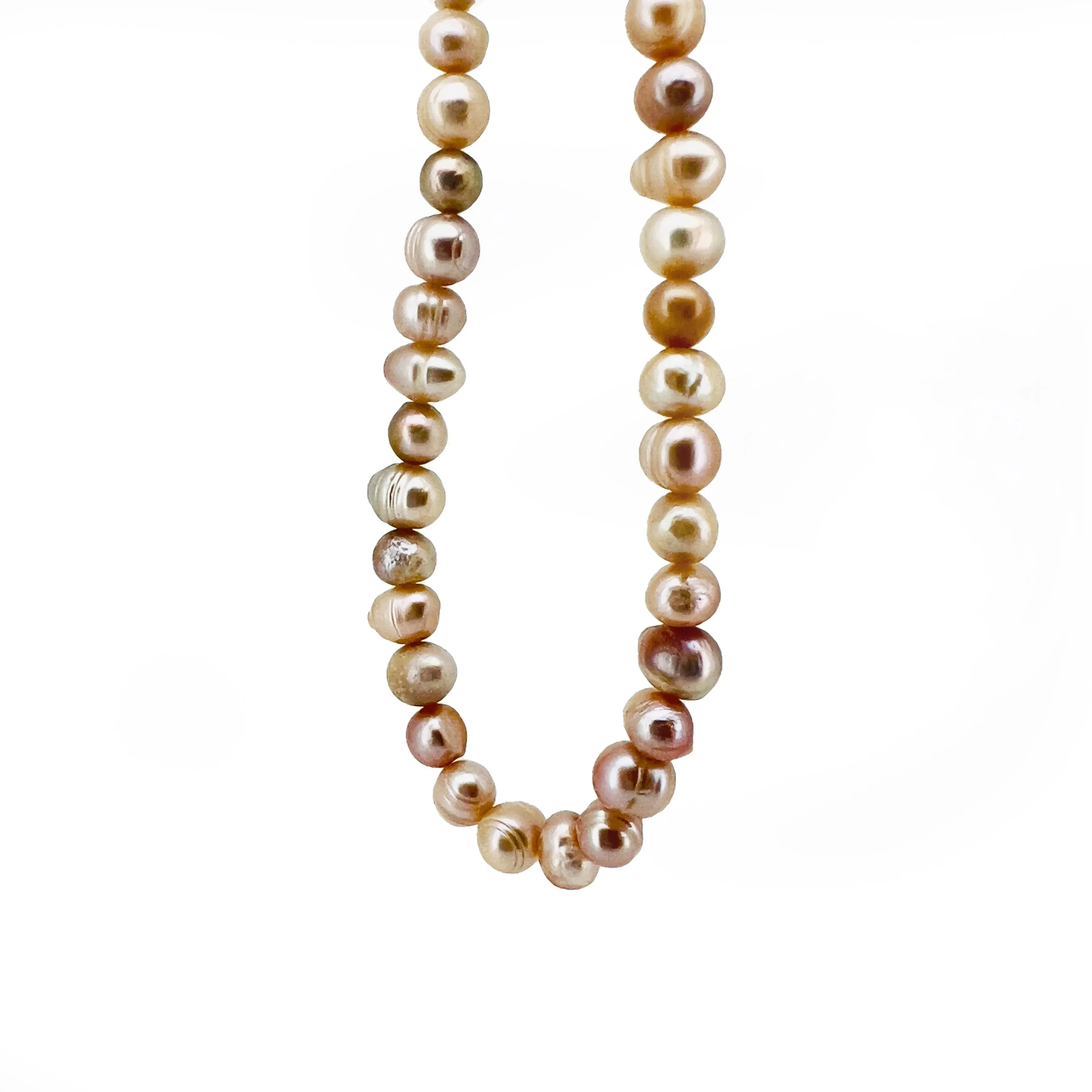 Avrán Arturo Freshwater Pearl Choker