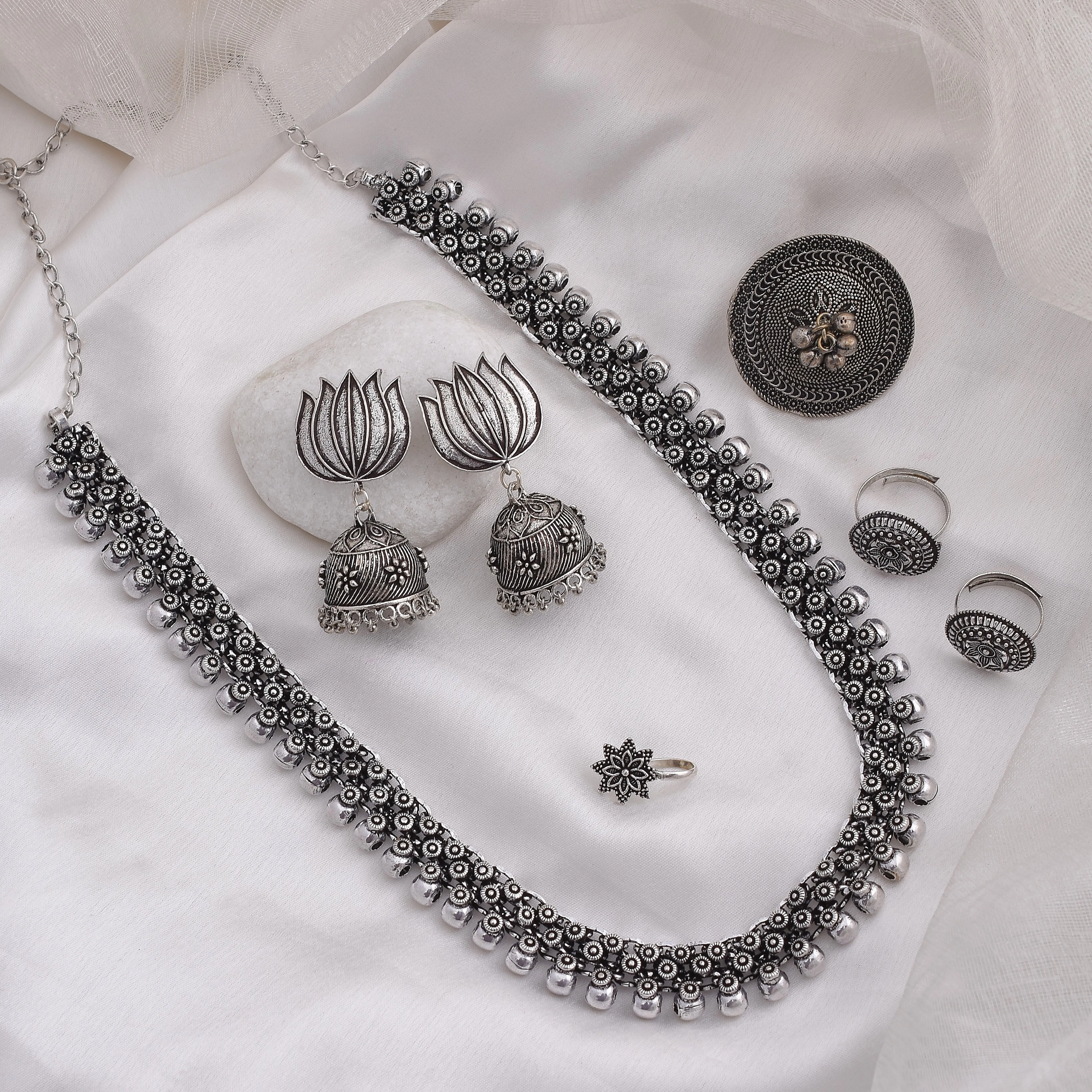 Pratha Kolhapuri Necklace Set