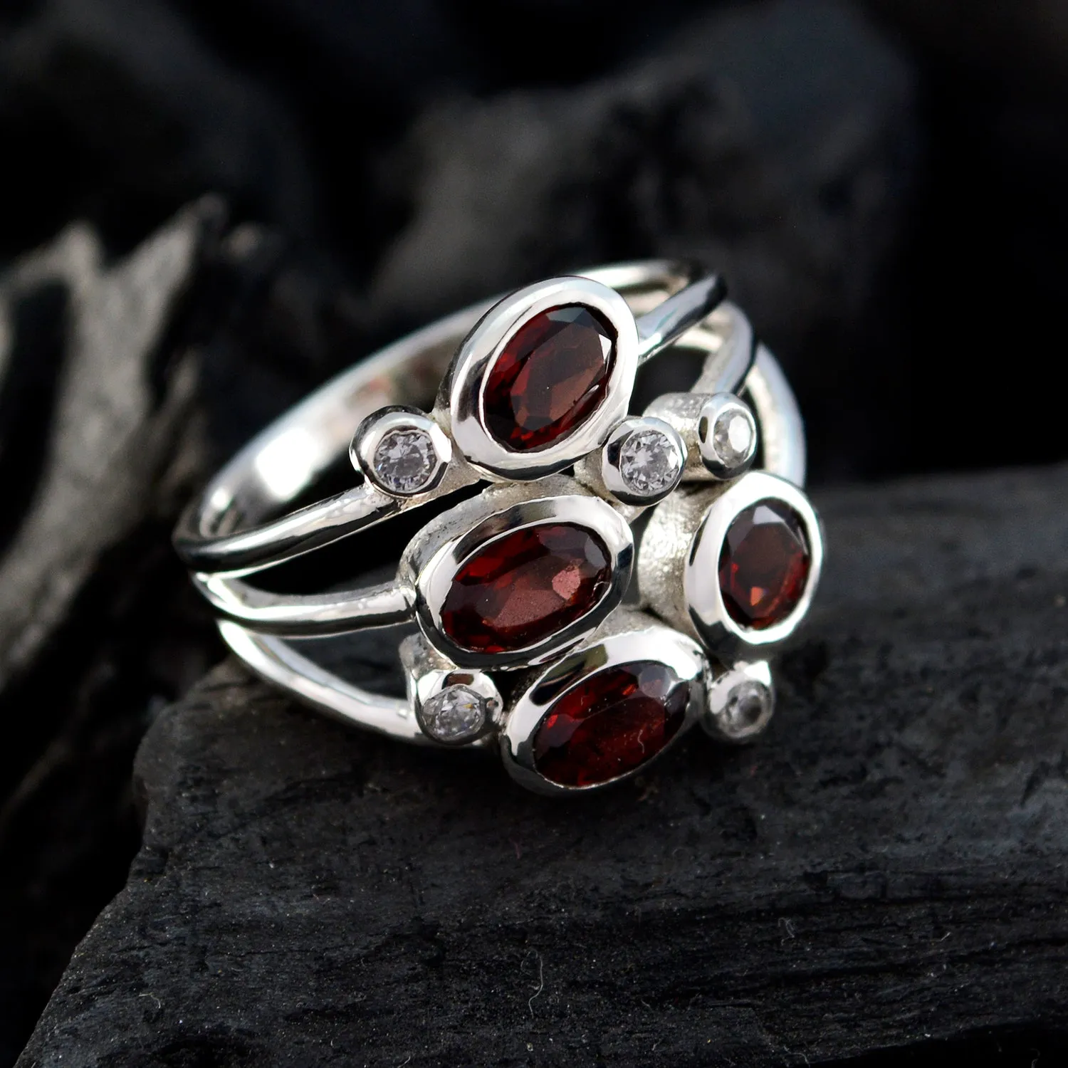 Riyo Bonnie Gem Garnet 925 Sterling Silver Rings Fantasy Jewelry Box