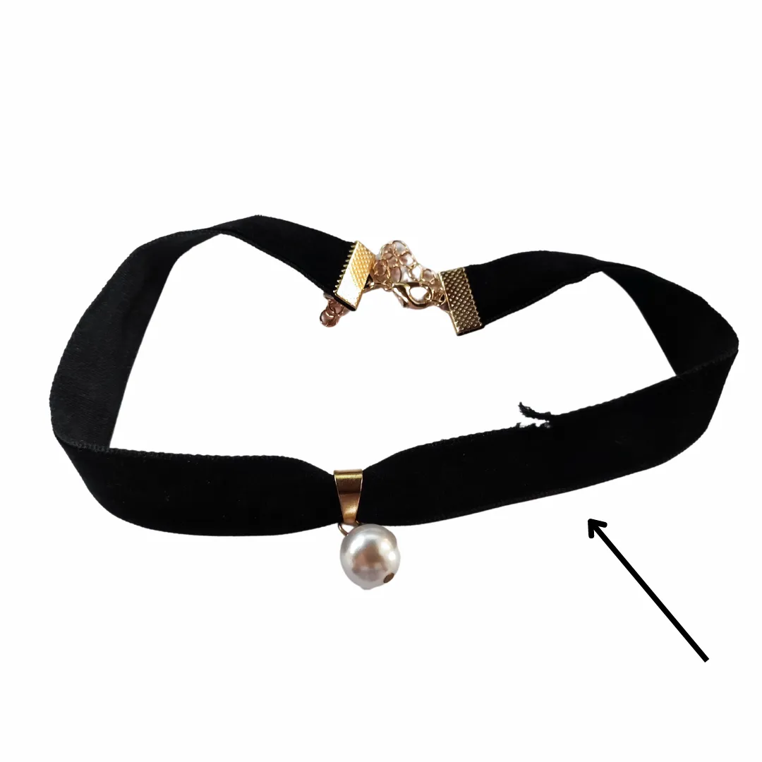 Single Pearl Black Choker - Sample