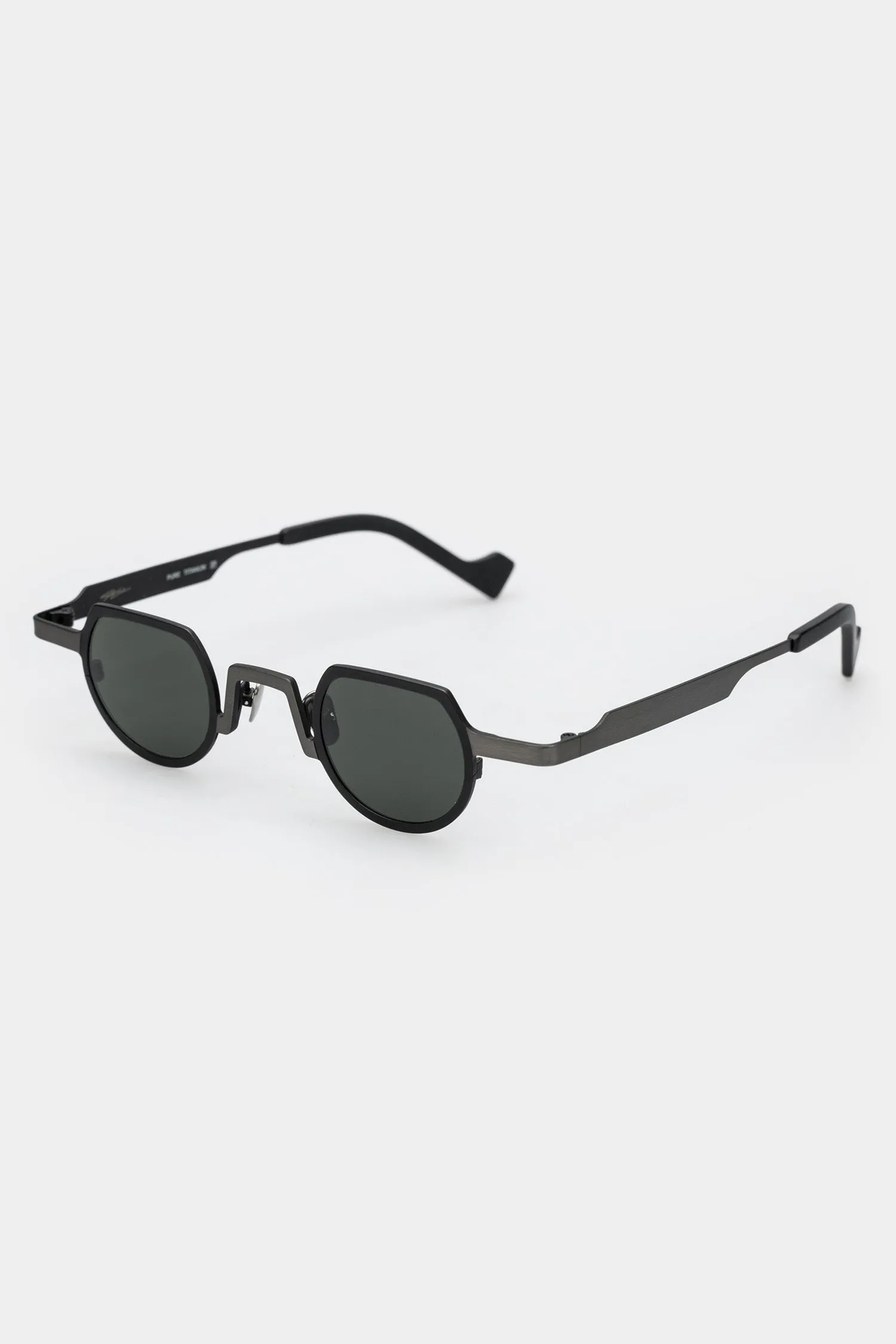 Titanium semi-round sunglasses